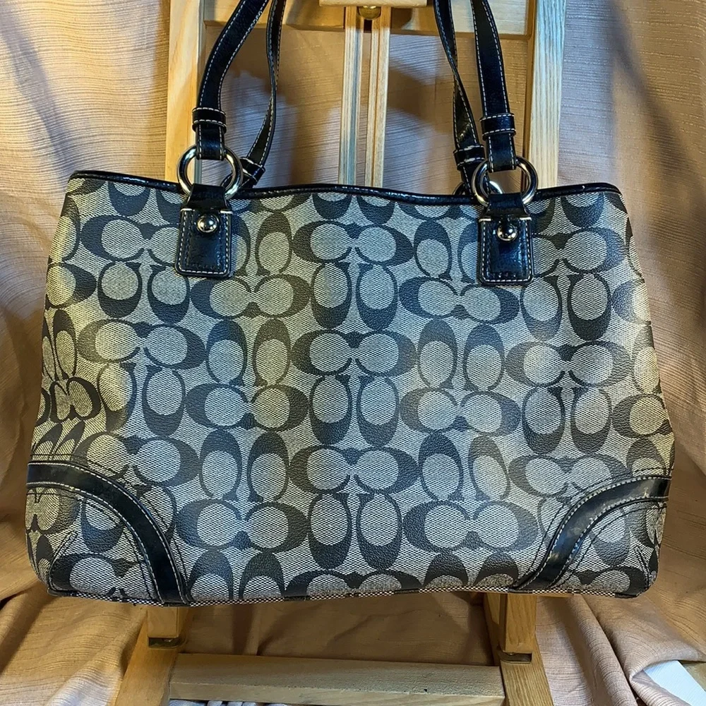 Coach almost NEW satchel/shoulder bag w/tag